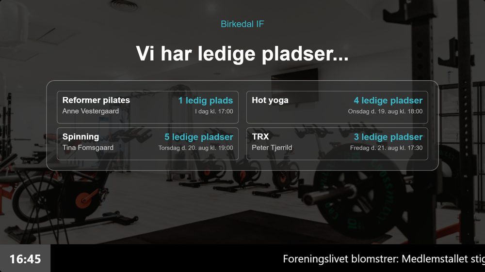 Infoskærm-slide med ledige pladser hentet automatisk fra Flexybox