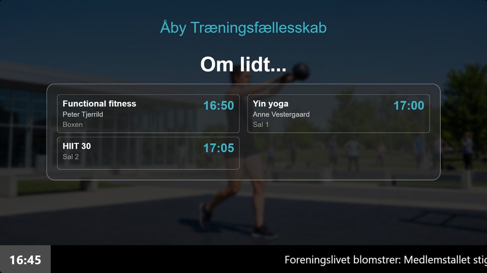 Infoskærmens Om lidt-visning med hold der starter om få minutter – hentet automatisk fra Wondr